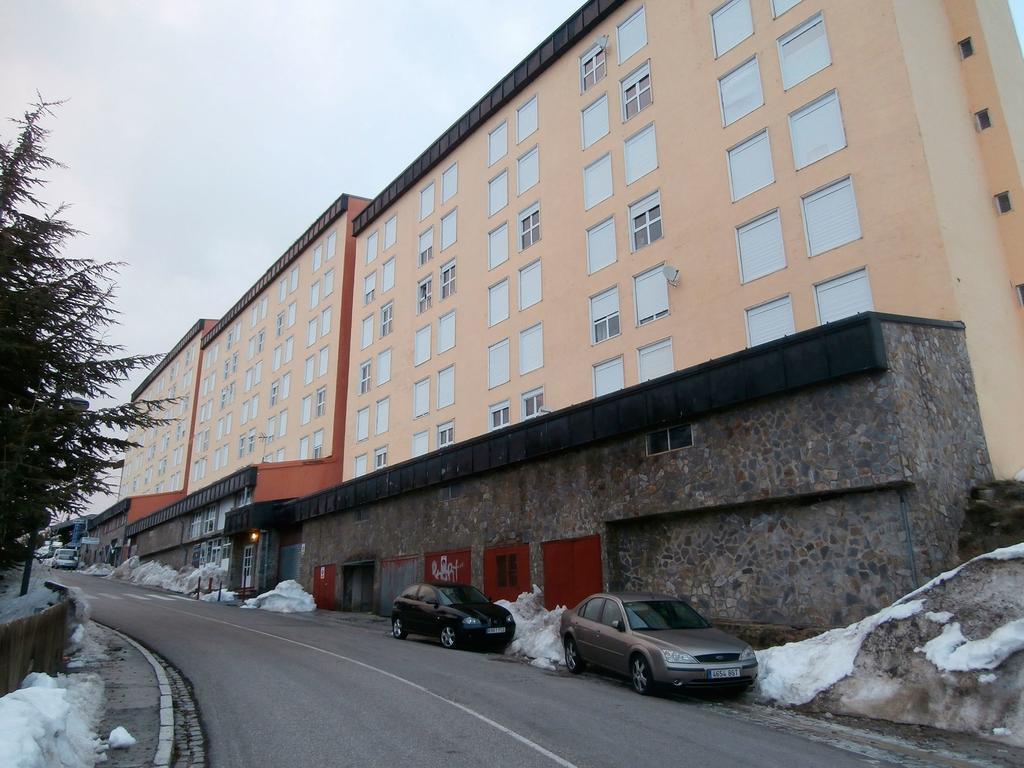 Apartamentos Alcazaba Asn Sierra Nevada Exterior photo