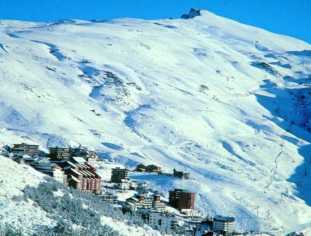 Apartamentos Alcazaba Asn Sierra Nevada Exterior photo